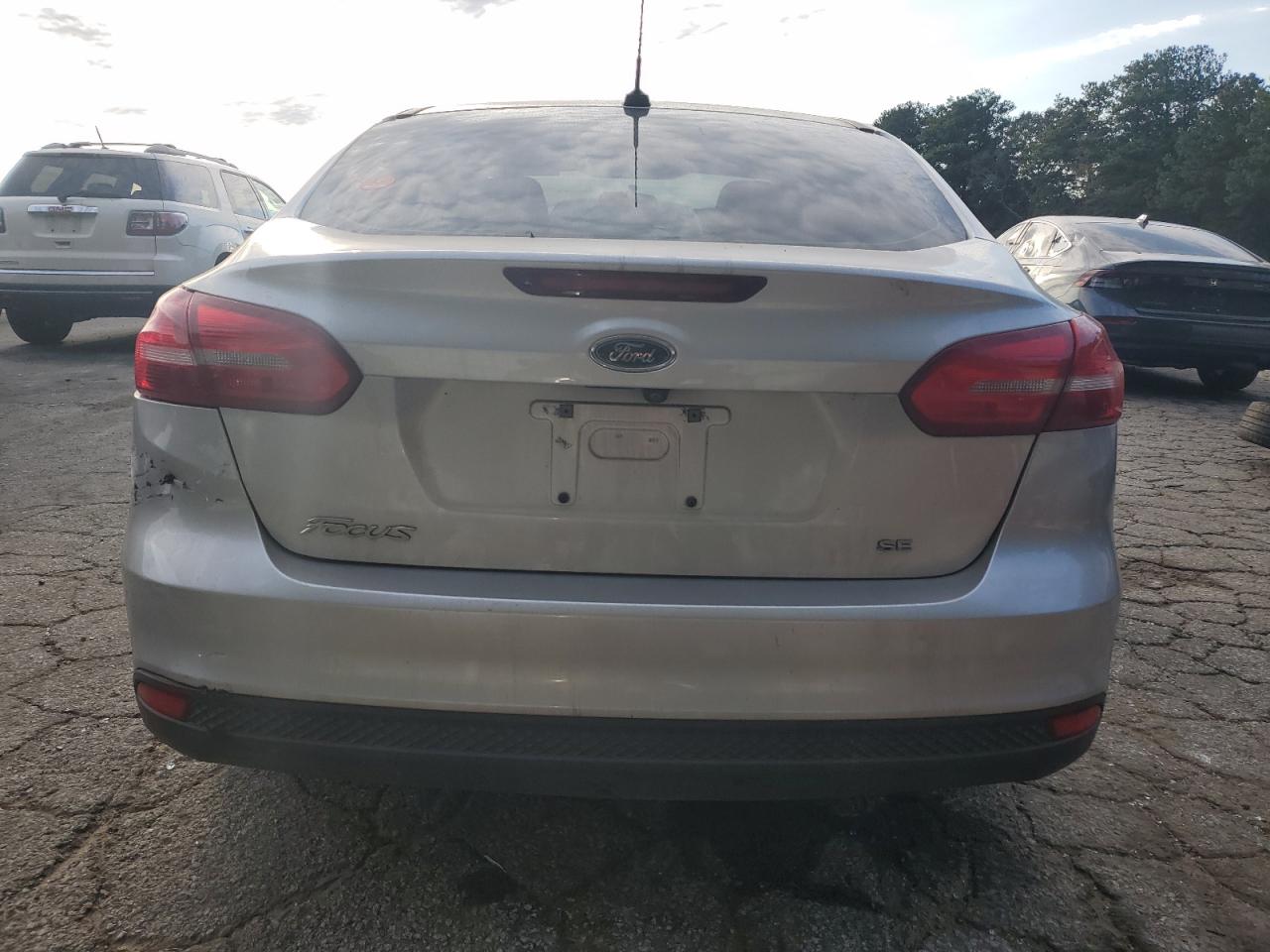 2017 Ford Focus Se VIN: 1FADP3F20HL320314 Lot: 76415024