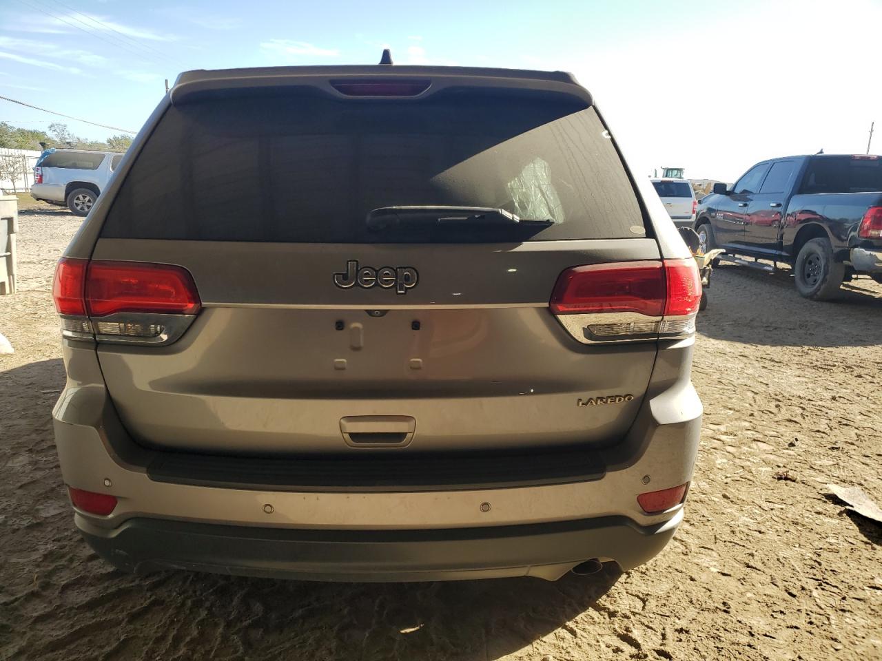 2018 Jeep Grand Cherokee - Image 6