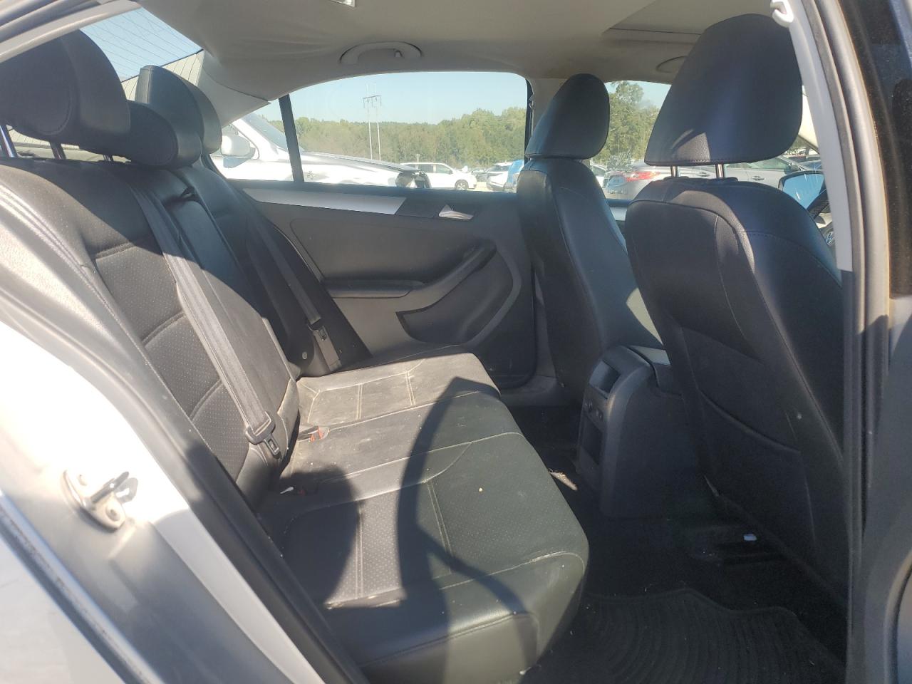 2014 Volkswagen Jetta - Image 10