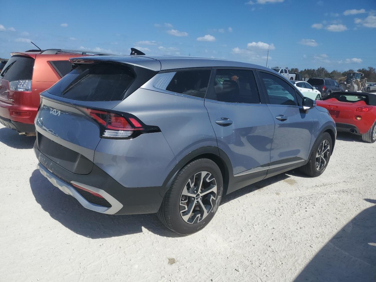 2023 Kia Sportage - Image 3