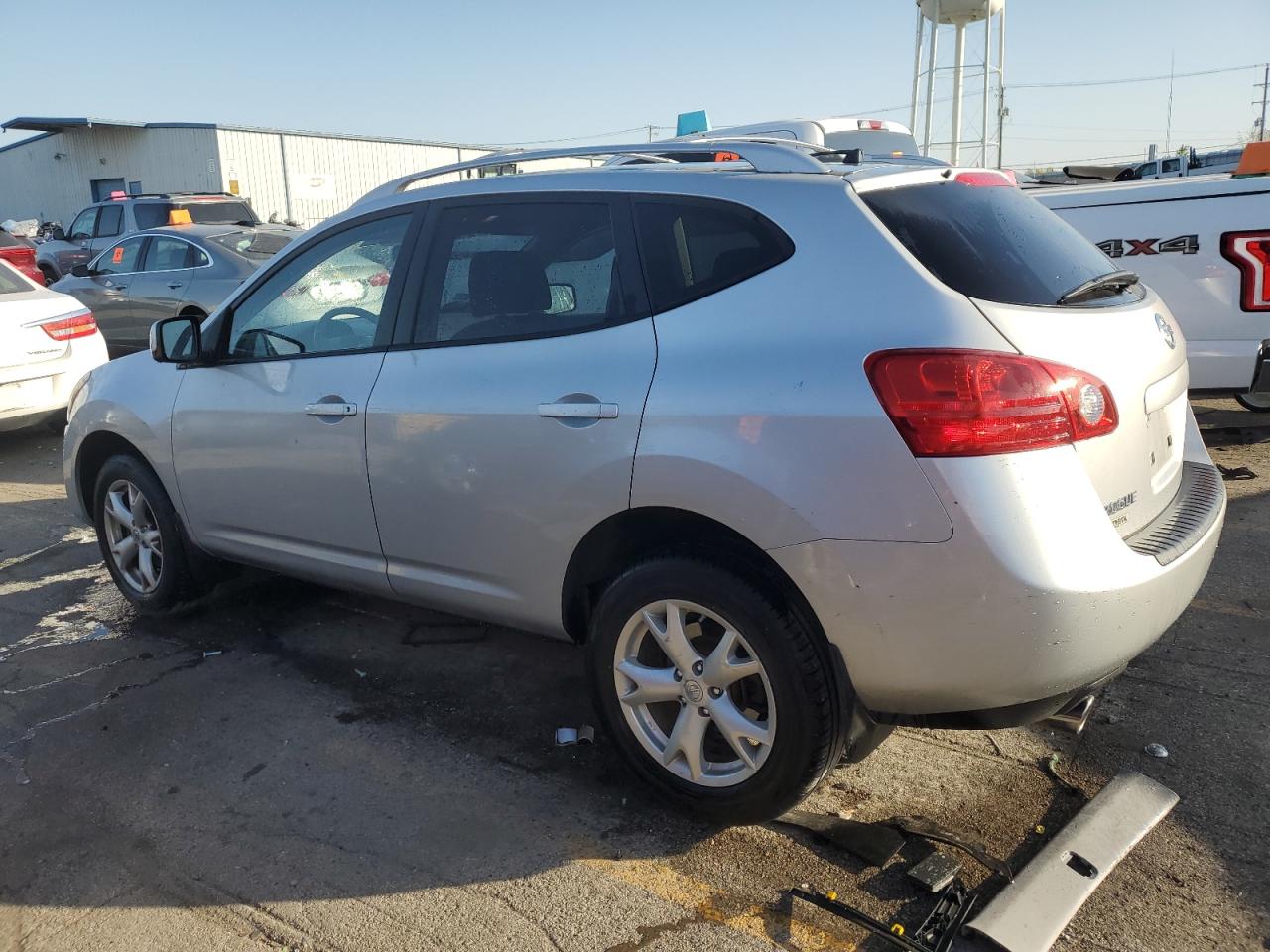 2009 Nissan Rogue - Image 2