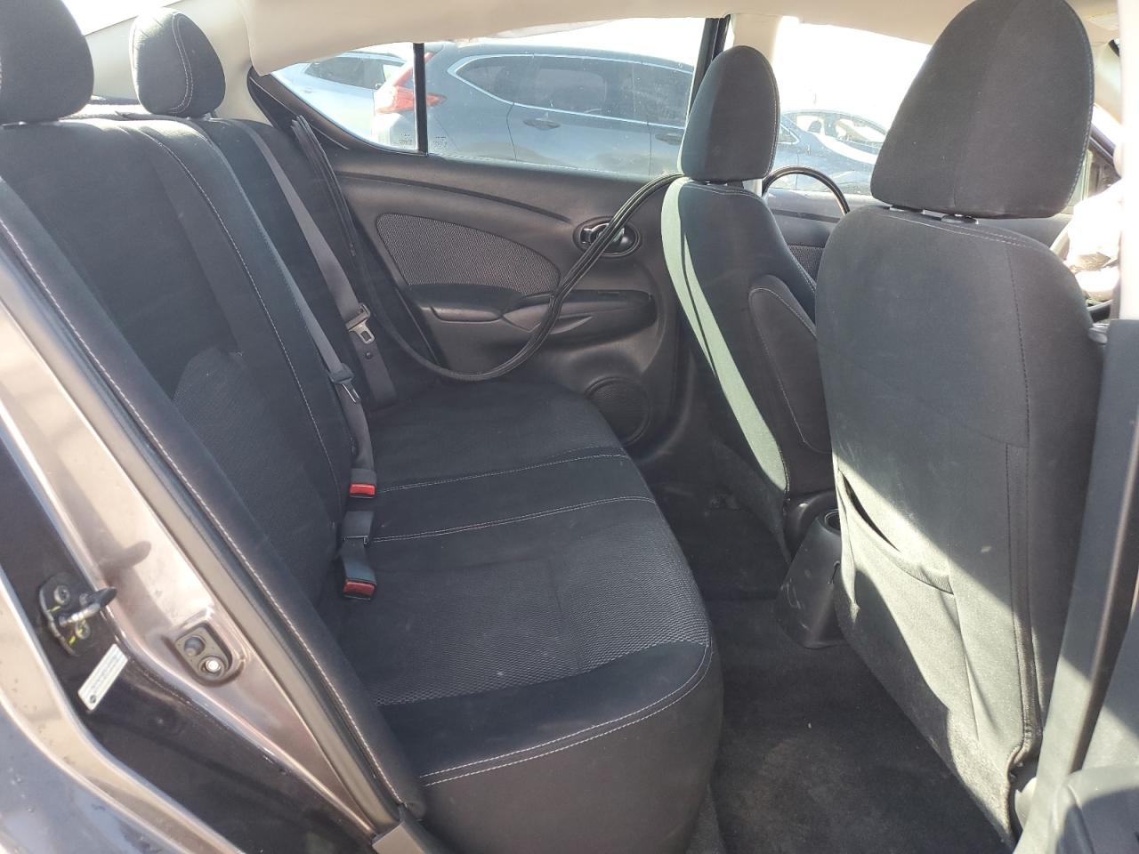 2015 Nissan Versa - Image 10