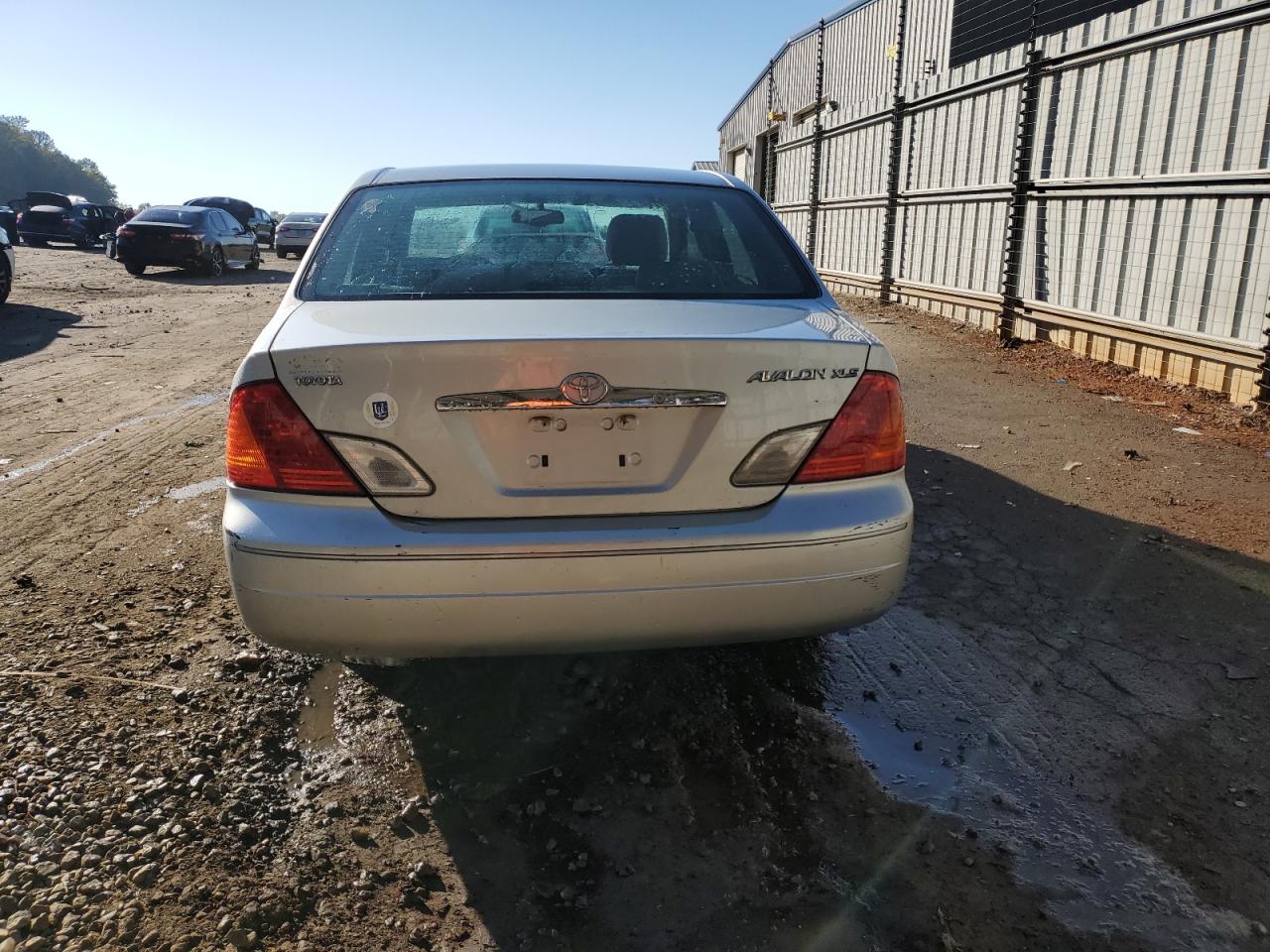 2002 Toyota Avalon - Image 6