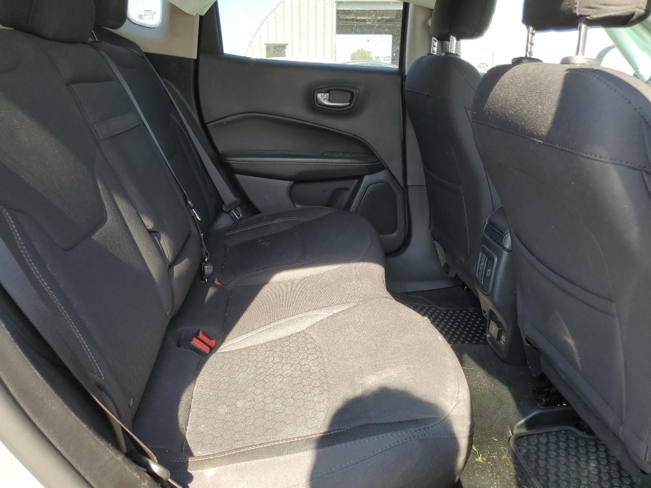 2019 Jeep Compass - Image 12
