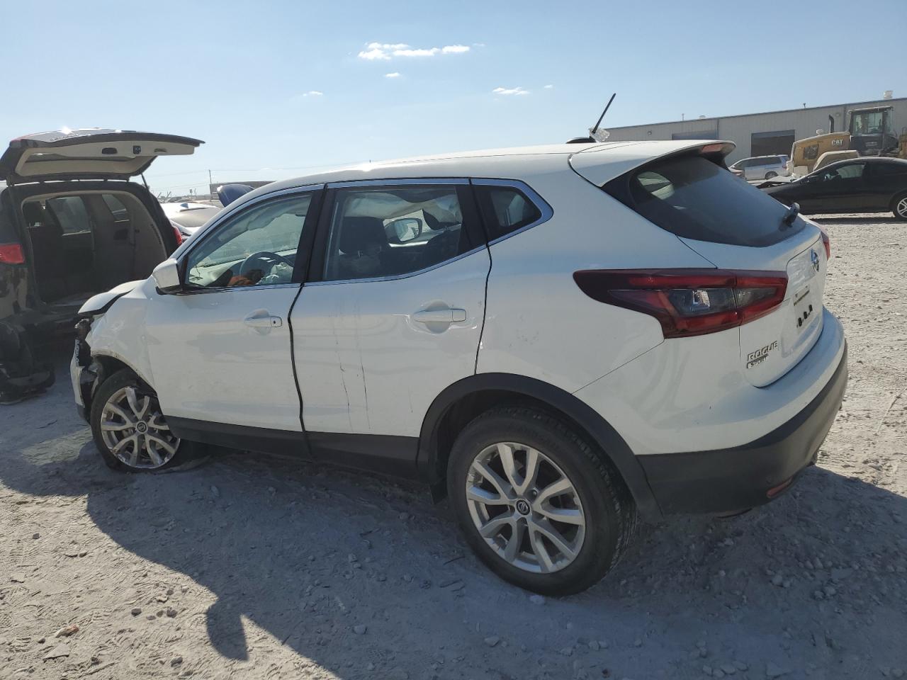 2021 Nissan Rogue - Image 2