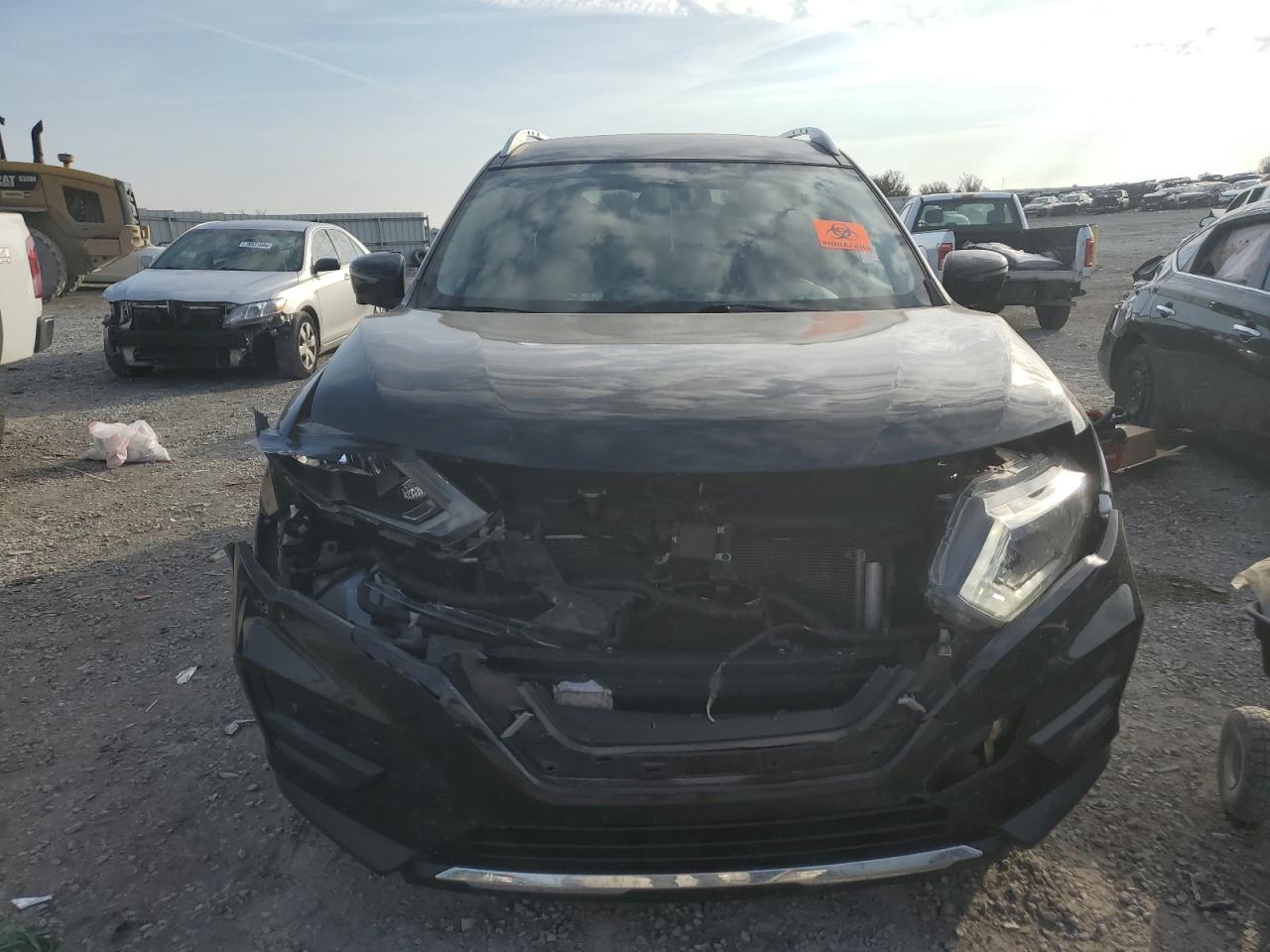 2018 Nissan Rogue - Image 5