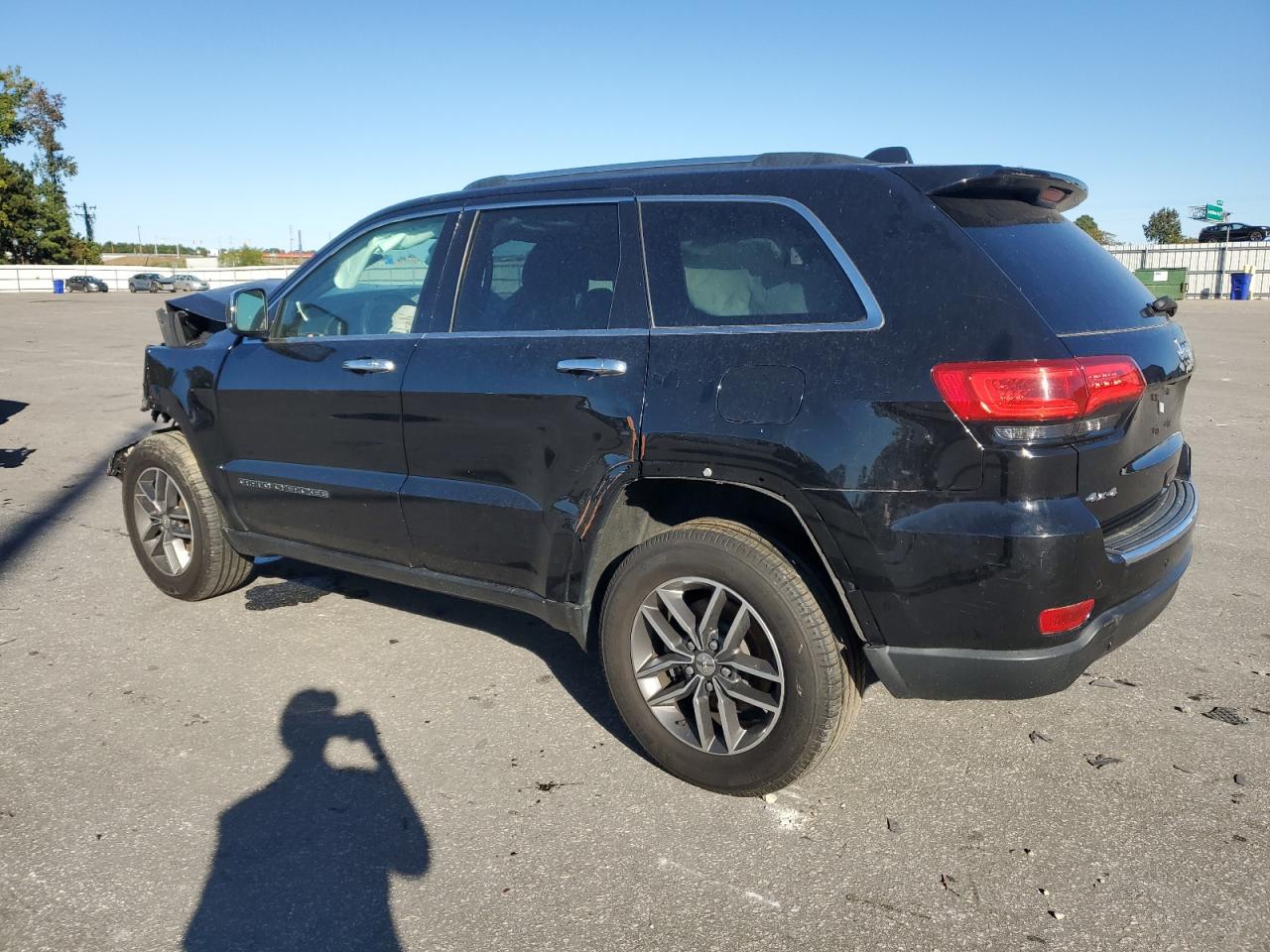 2017 Jeep Grand Cherokee - Image 2