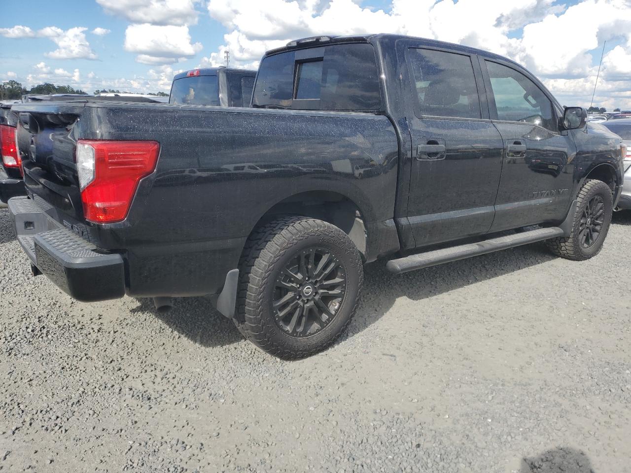 2018 Nissan Titan - Image 3