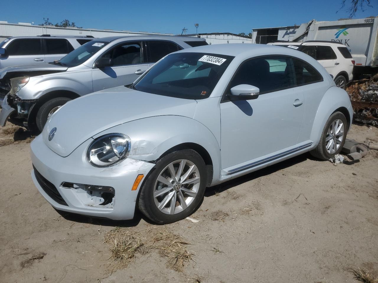 VIN 3VWFD7AT5JM706800 2018 VOLKSWAGEN BEETLE no.1