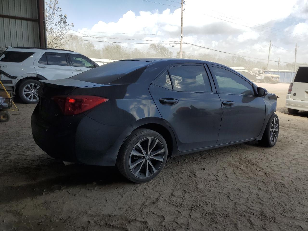 VIN 5YFBURHE2JP773349 2018 TOYOTA COROLLA no.3