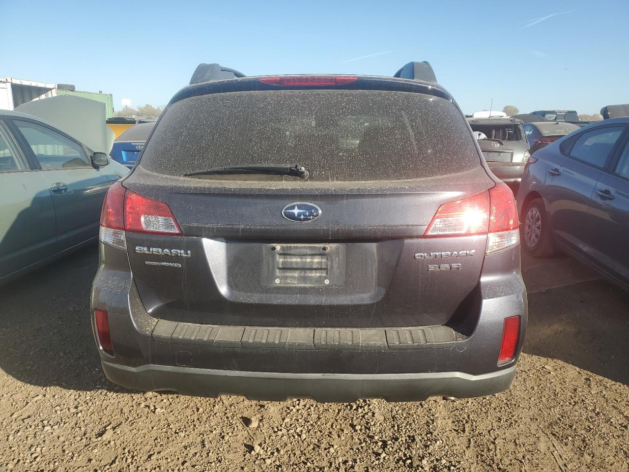 2010 Subaru Outback - Image 6
