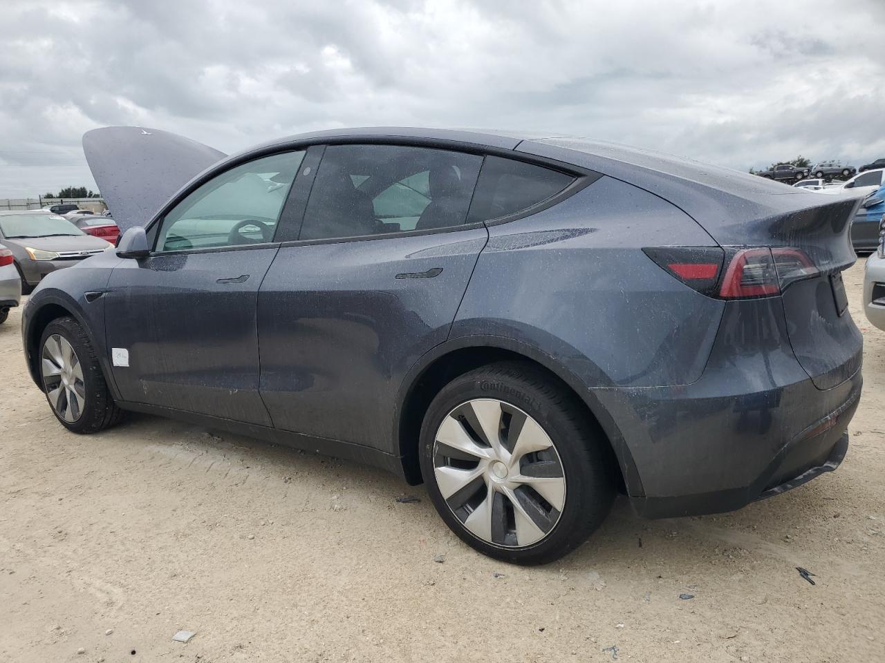 7SAYGDEE4PF793098 2023 TESLA MODEL Y - Image 2