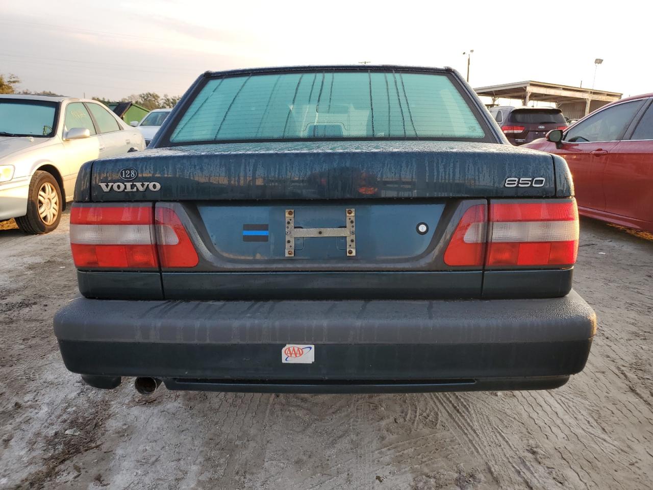 1996 Volvo 850 Base VIN: YV1LS5541T1333770 Lot: 75917574