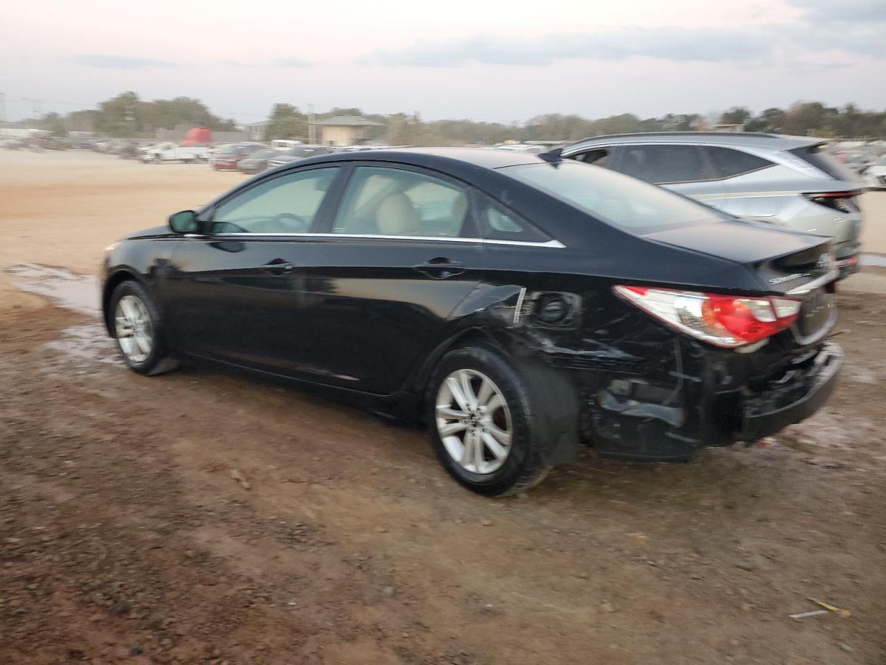 2013 Hyundai Sonata - Image 2