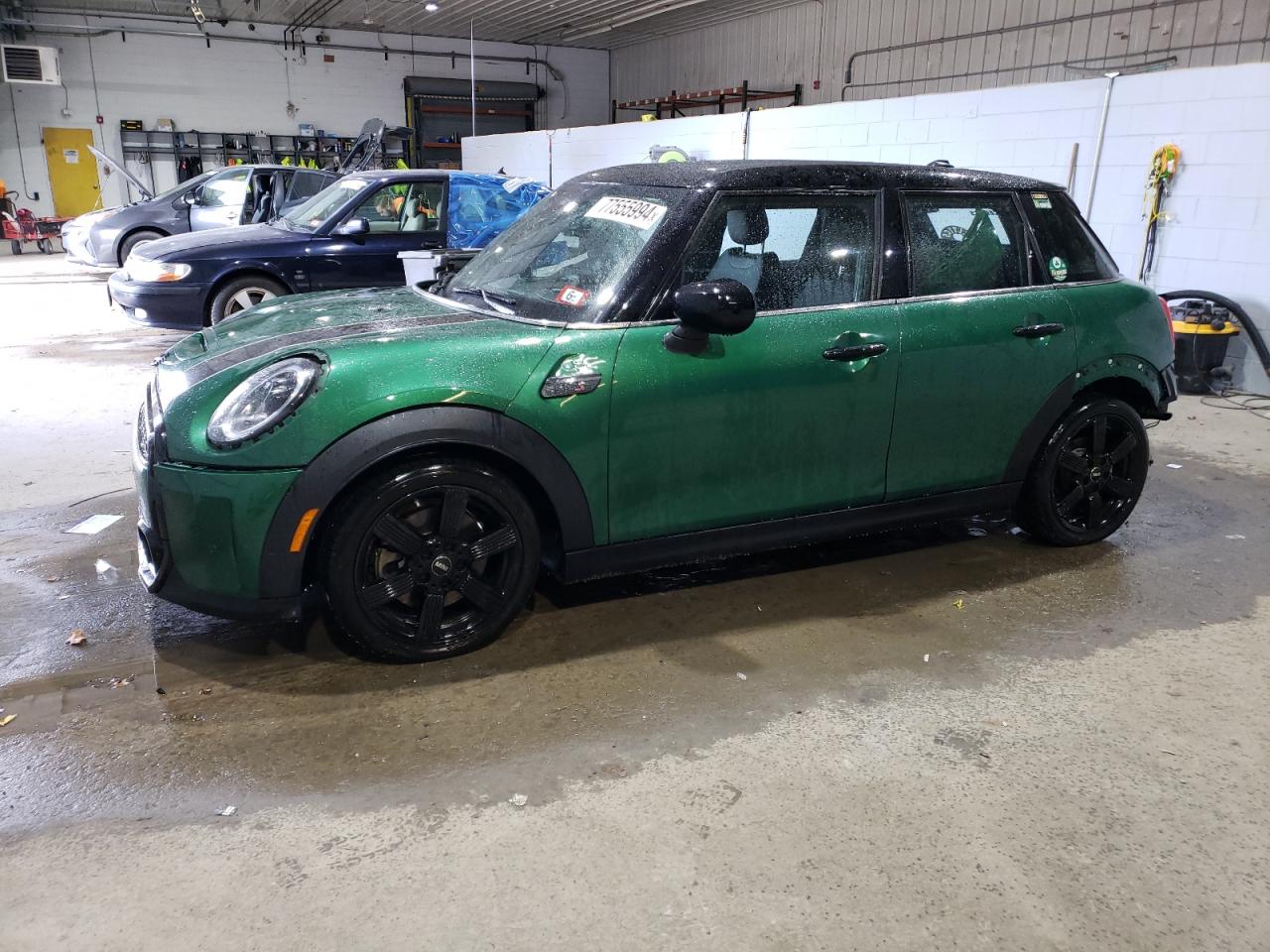2022 MINI Cooper - Image 1