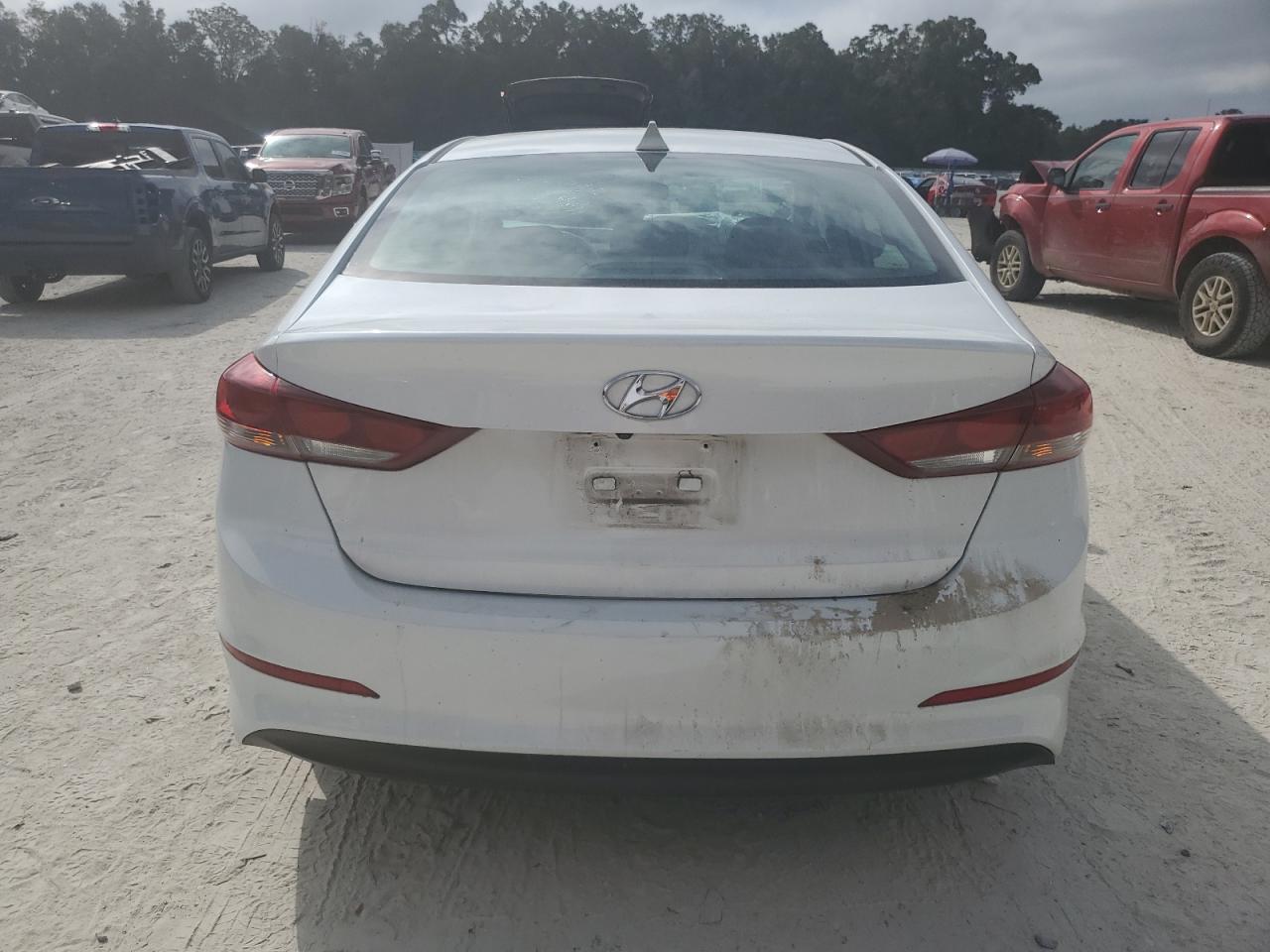 2018 Hyundai Elantra - Image 6