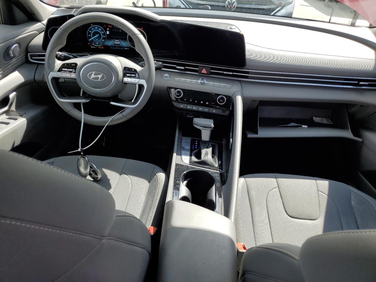 2024 Hyundai Elantra - Image 8