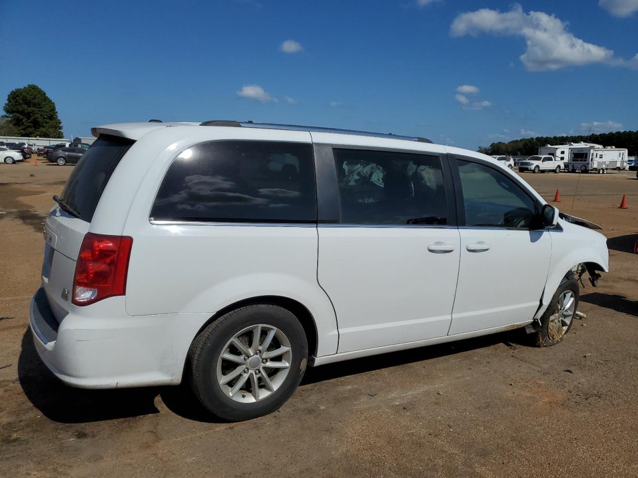2019 Dodge Caravan - Image 3