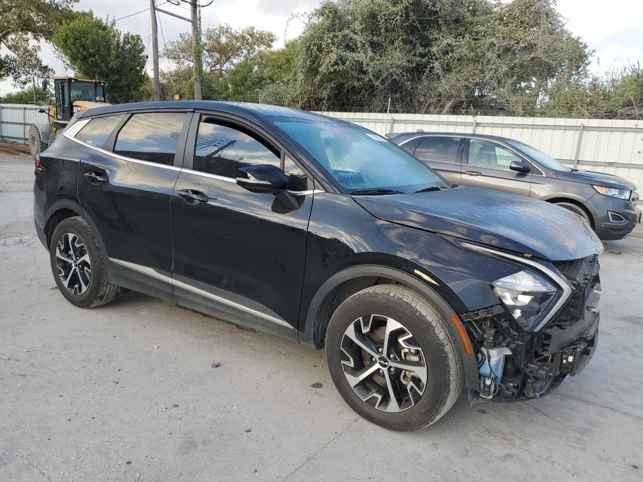 2023 Kia Sportage - Image 4