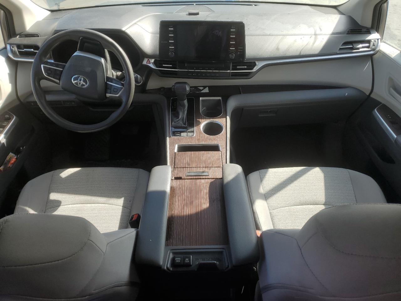 2021 Toyota Sienna - Image 8