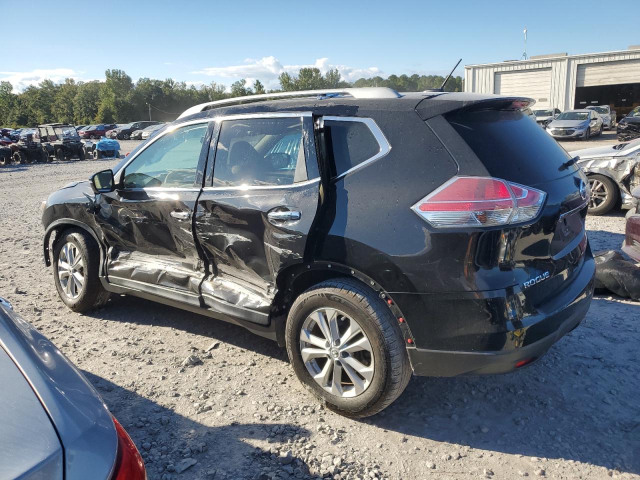 2015 Nissan Rogue - Image 2