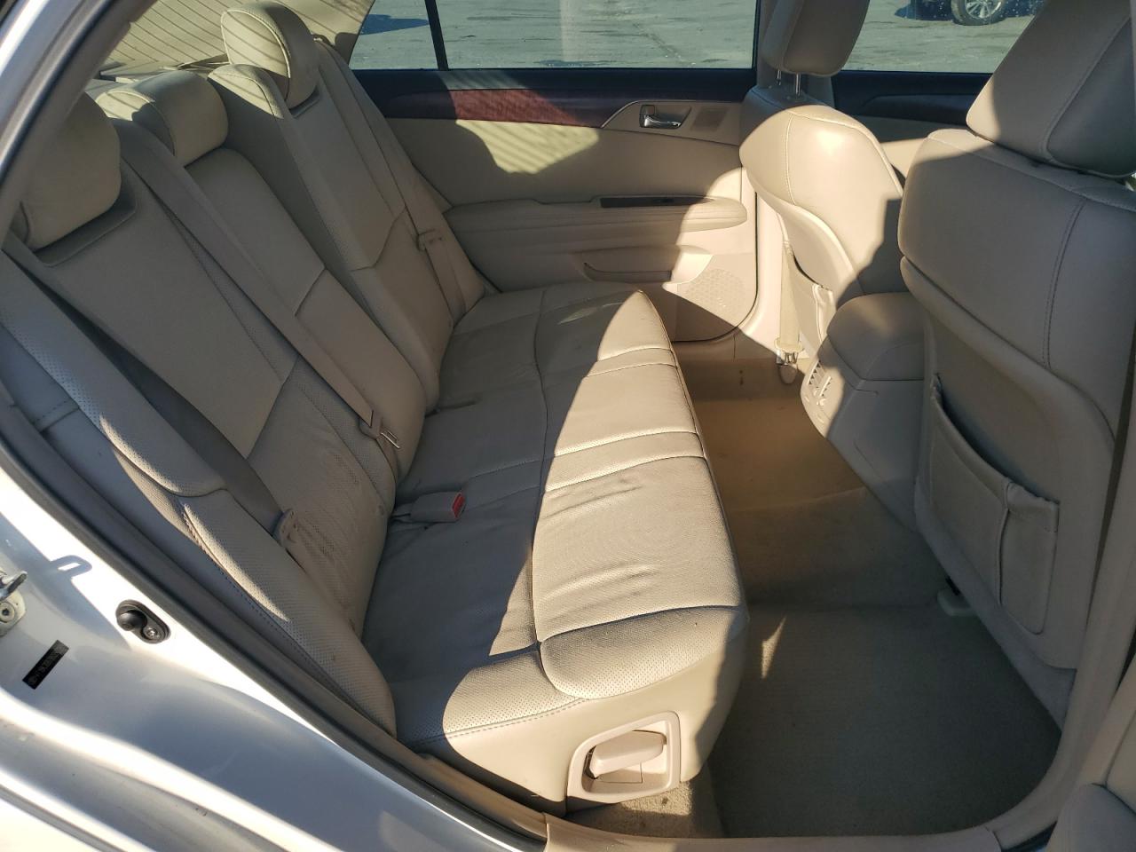 2011 Toyota Avalon - Image 10