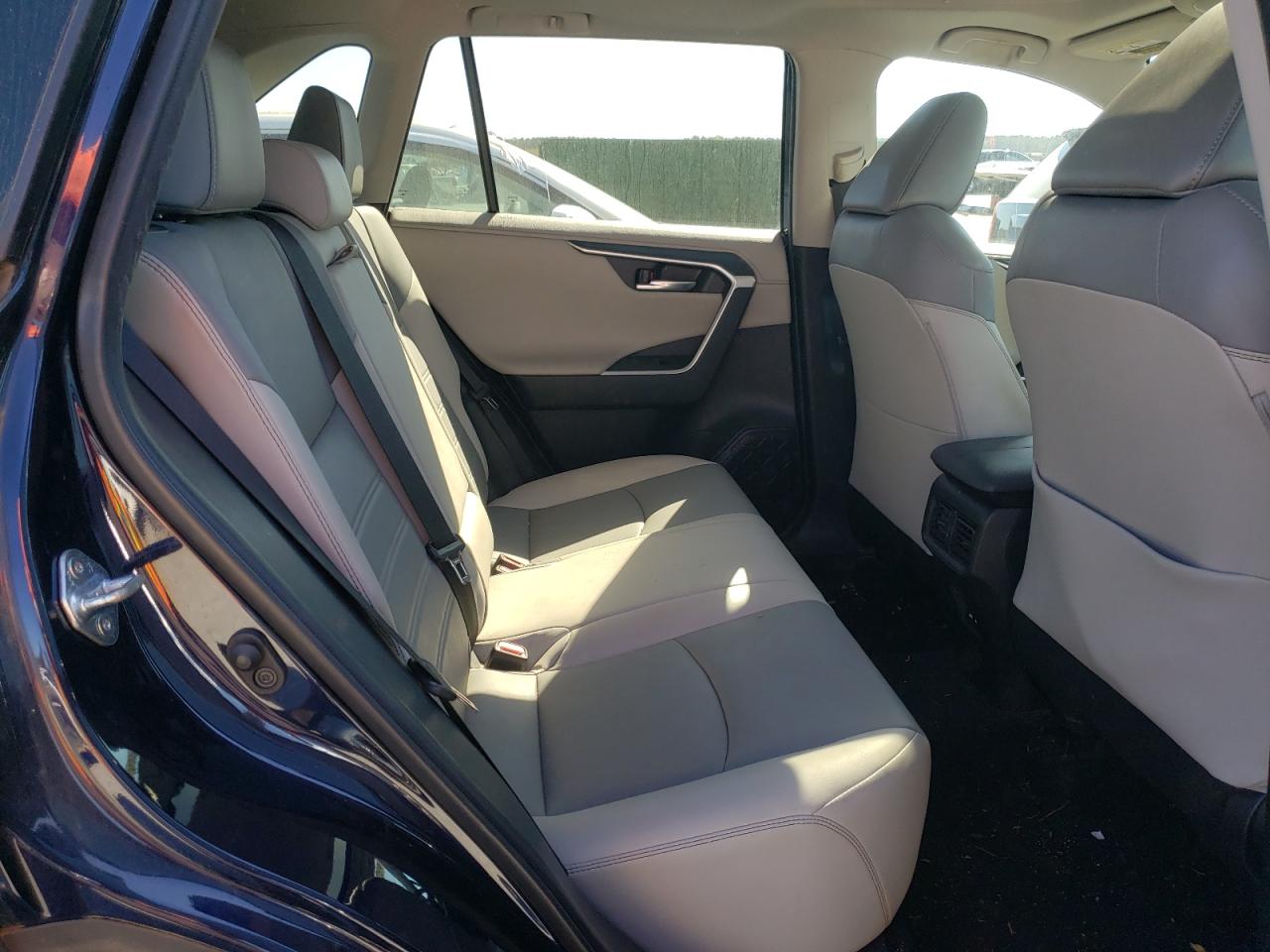 2021 Toyota RAV 4 - Image 12