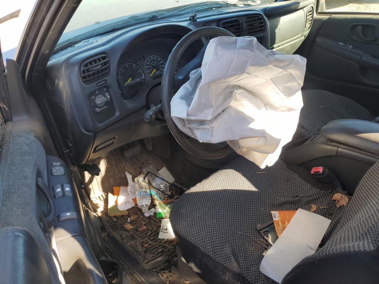 2000 GMC Sonoma - Image 8