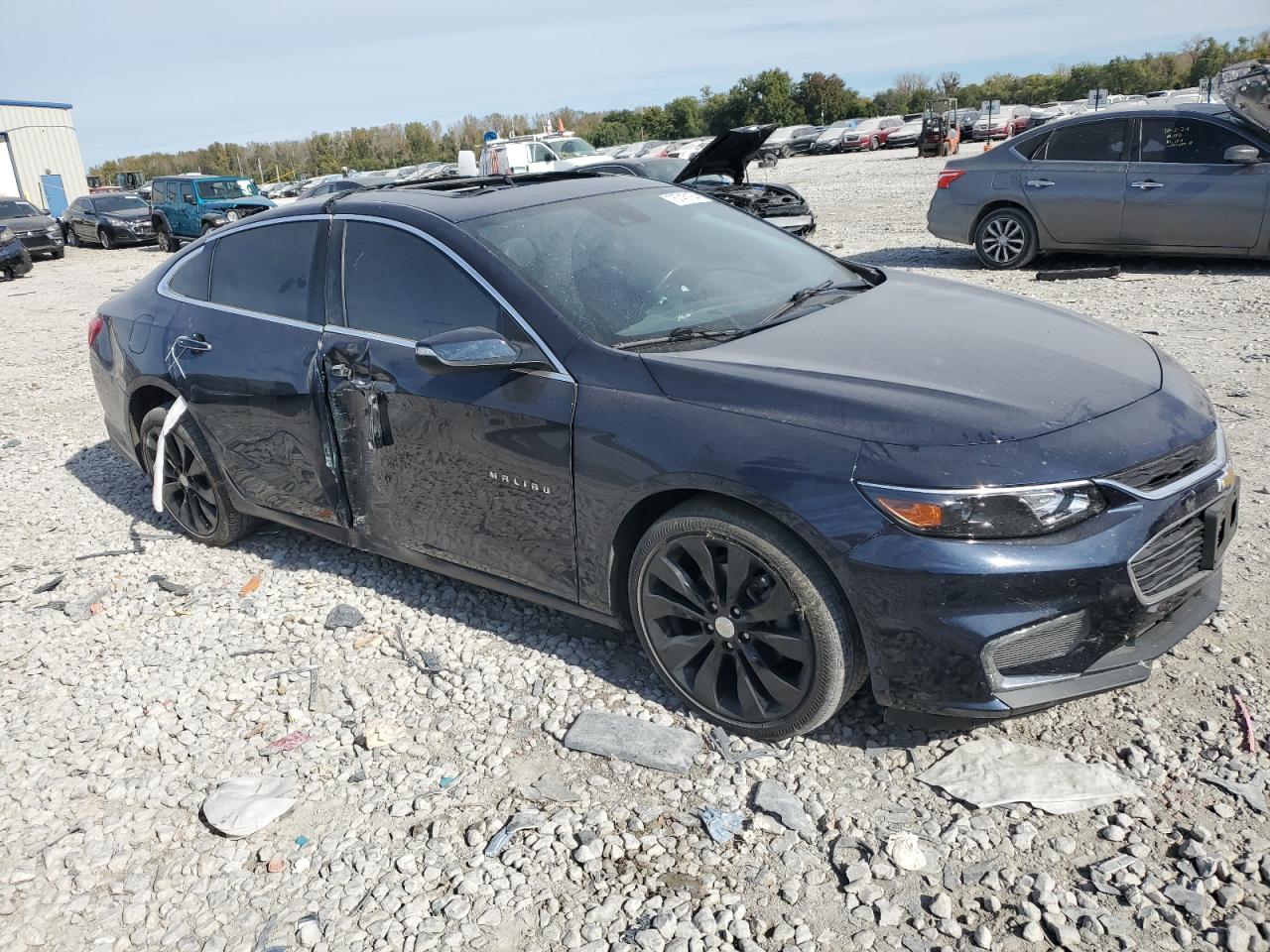 2018 Chevrolet Malibu - Image 4