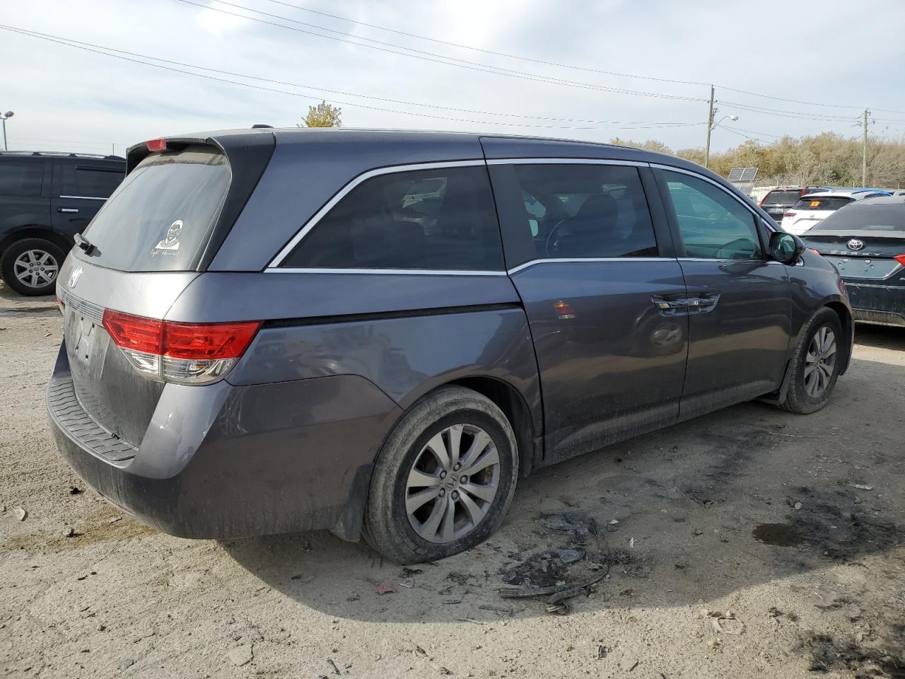 2015 Honda Odyssey - Image 3