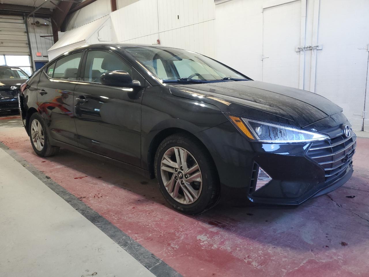 2019 Hyundai Elantra - Image 4