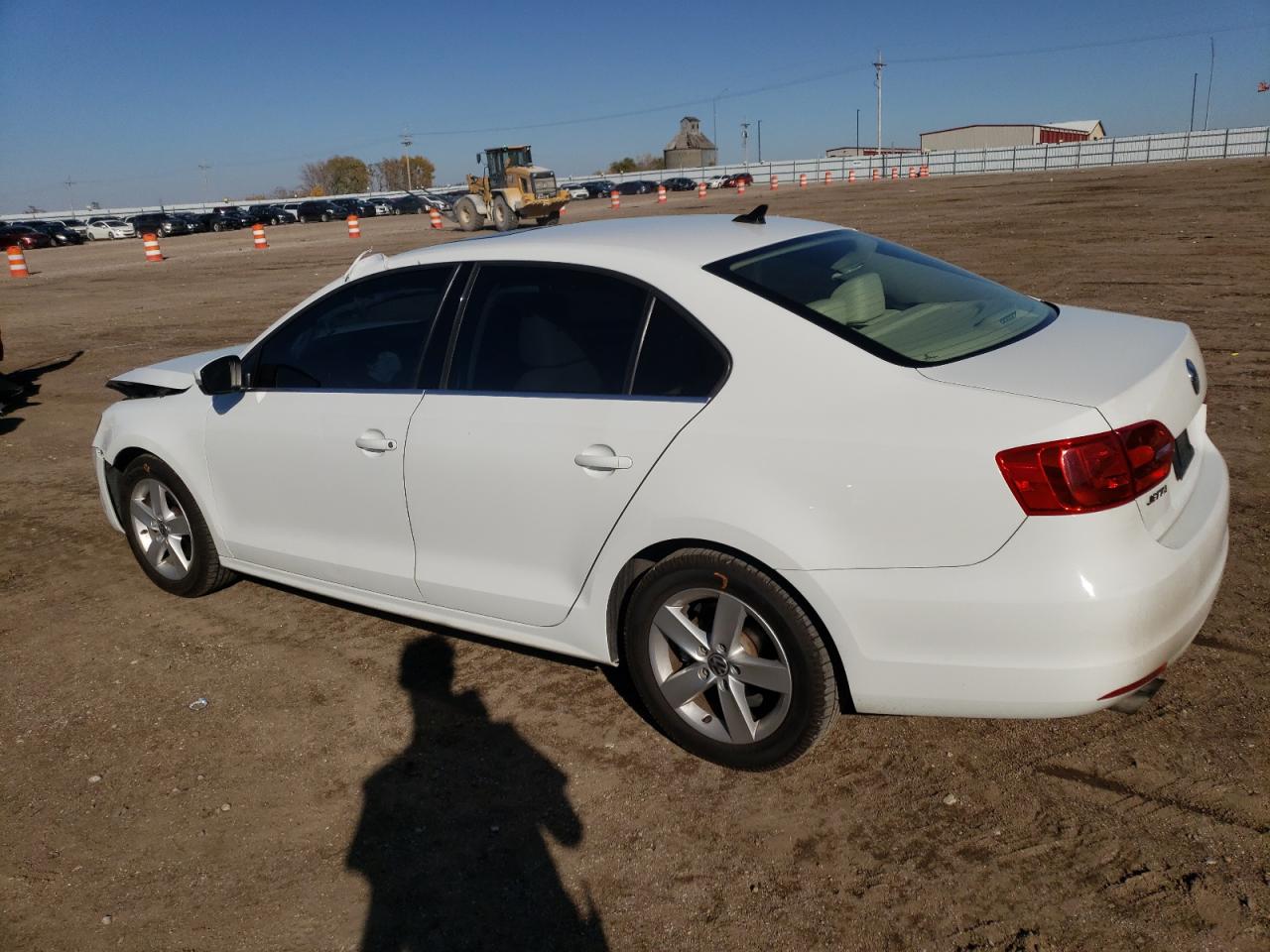 2014 Volkswagen Jetta - Image 2