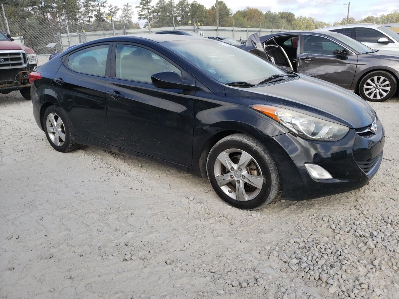 2013 Hyundai Elantra - Image 4