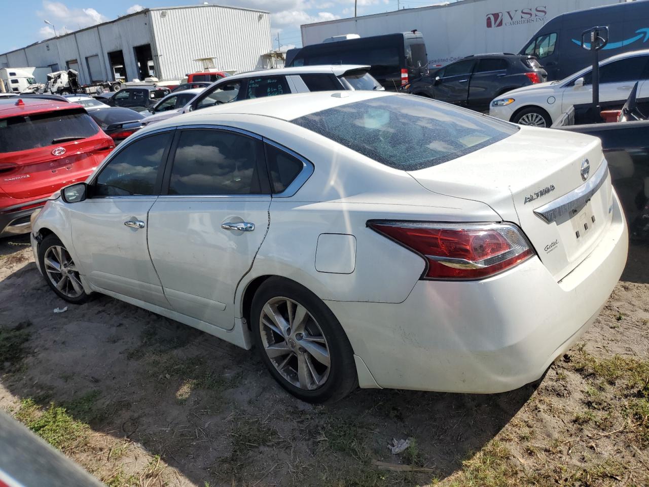 2014 Nissan Altima - Image 2