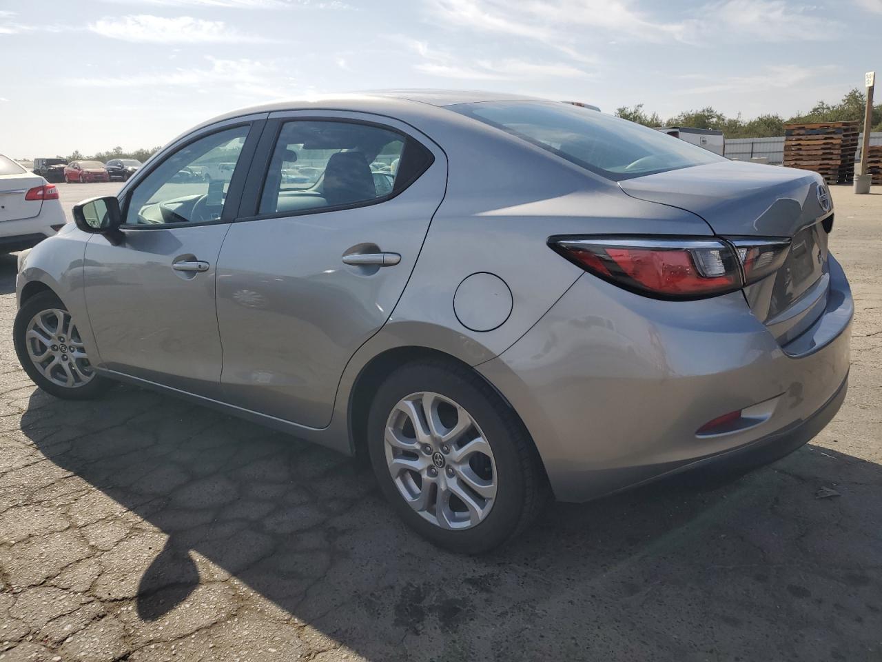 VIN 3MYDLBZV9GY141699 2016 TOYOTA SCION no.2