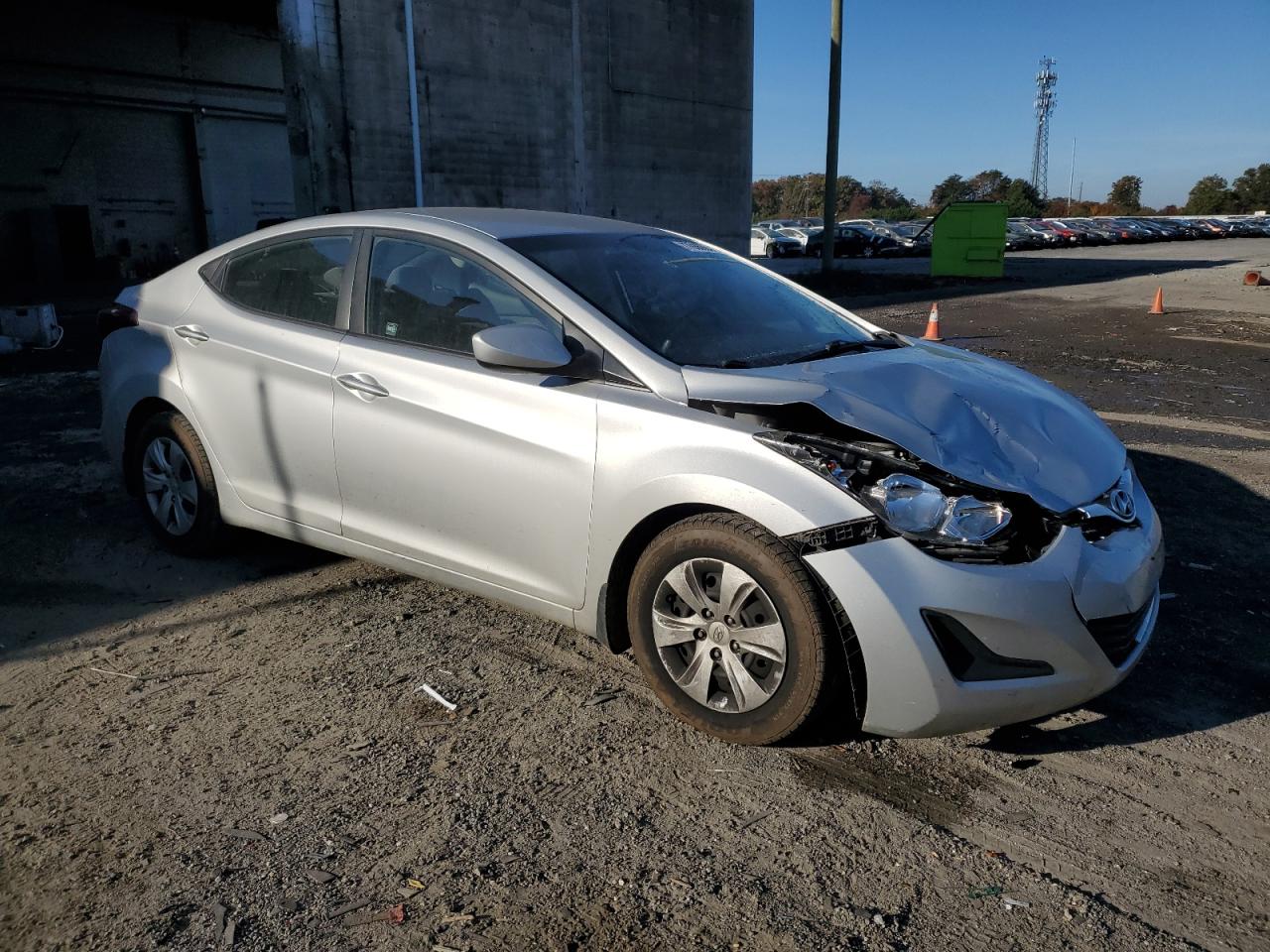 2016 Hyundai Elantra - Image 4
