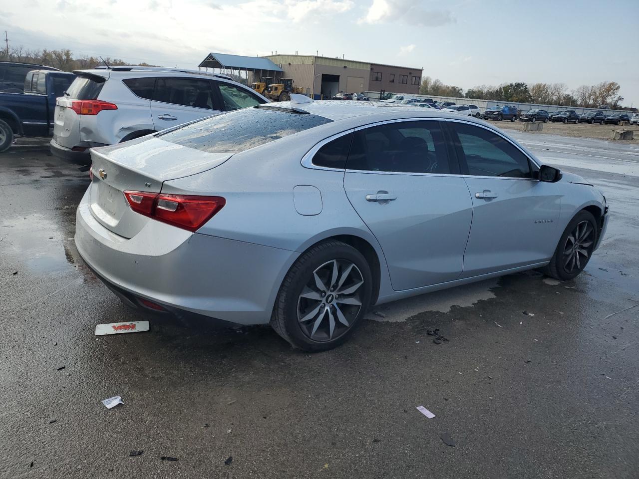 2017 Chevrolet Malibu - Image 3
