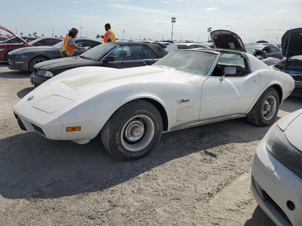 1975 Chevrolet Stingray VIN: 1Z37J5S415144 Lot: 75243094