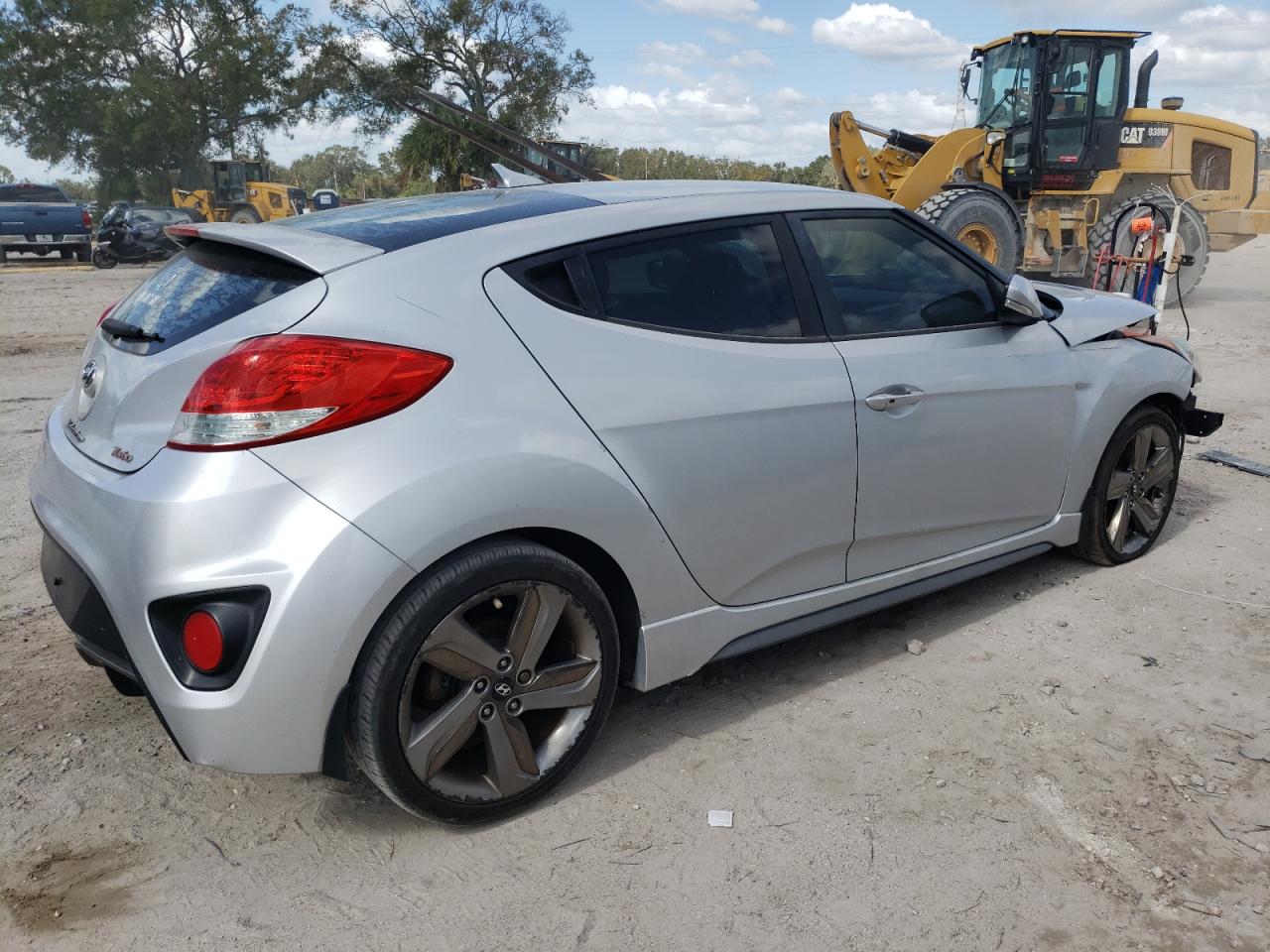 2015 Hyundai Veloster - Image 3