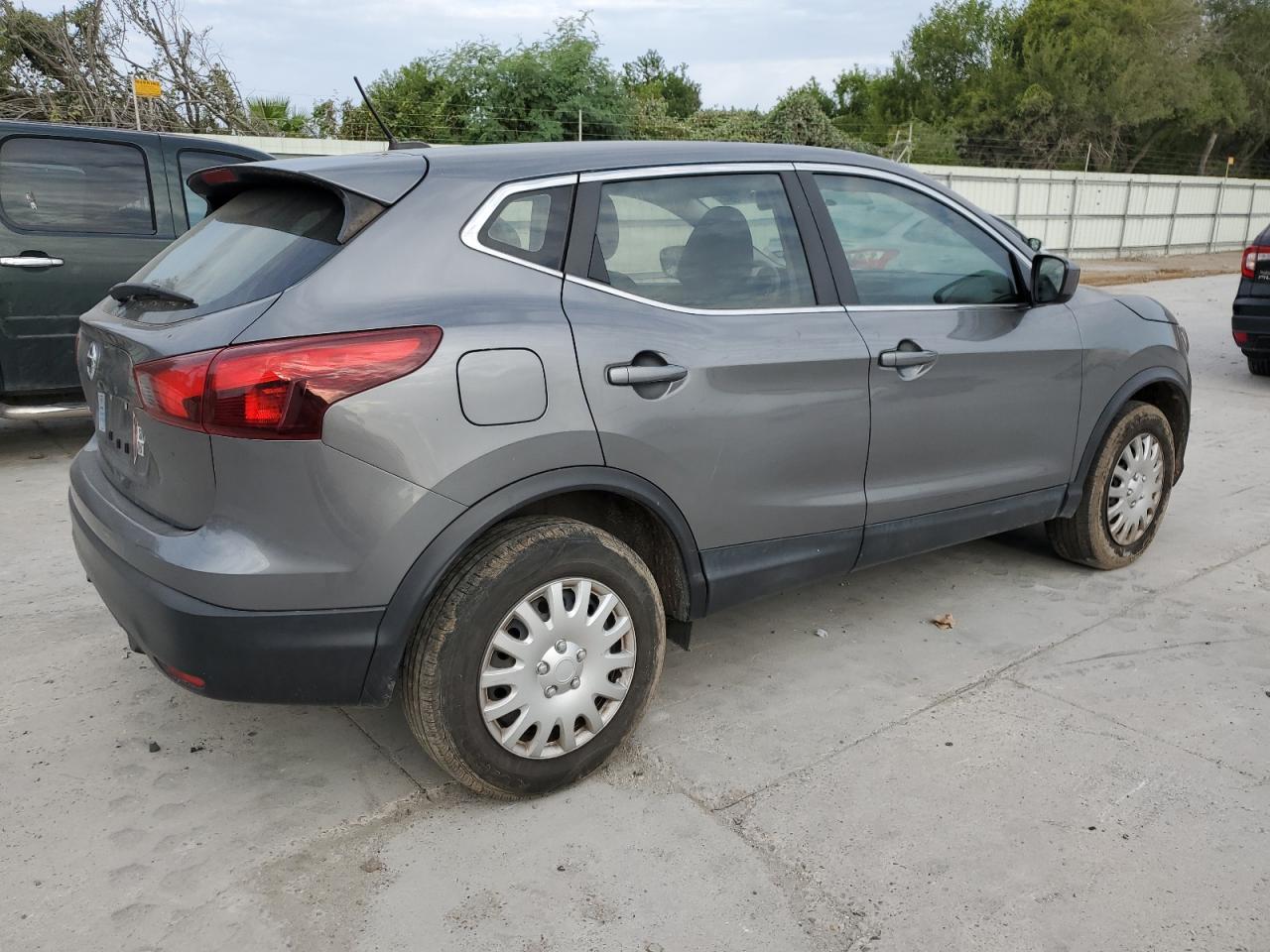 2019 Nissan Rogue - Image 3