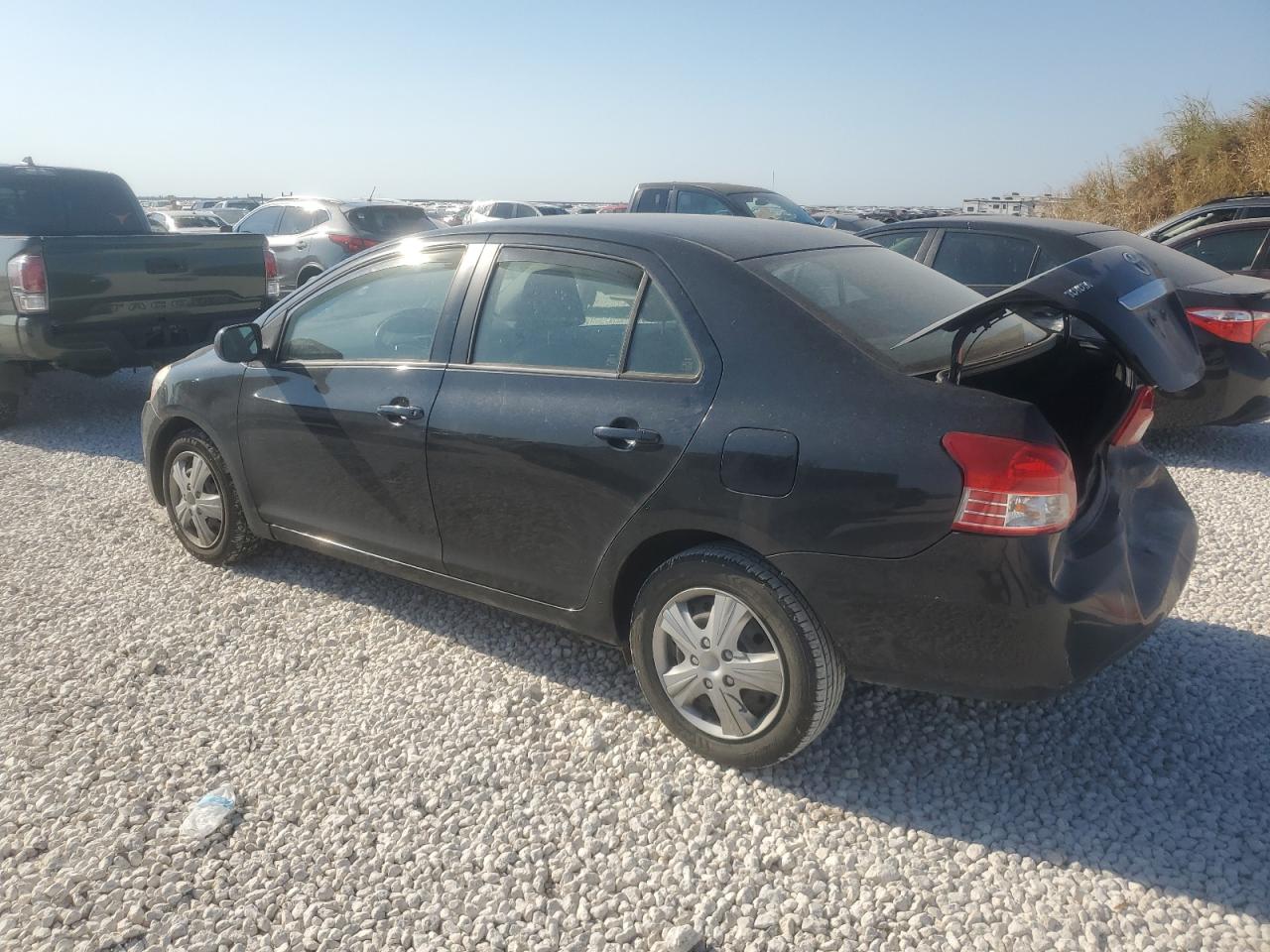 2009 Toyota Yaris - Image 2