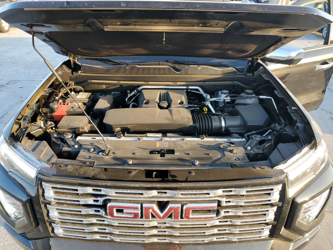 1GTP6FEK8P1164692 2023 GMC Canyon Denali