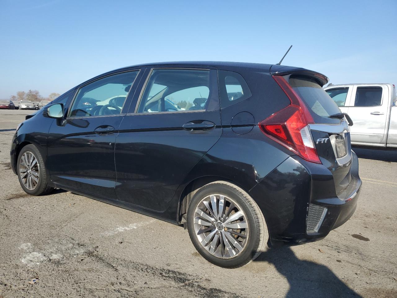 VIN 3HGGK5H89FM715656 2015 HONDA FIT no.2