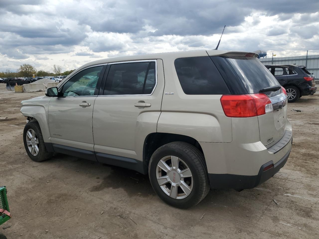 2011 GMC Terrain - Image 2