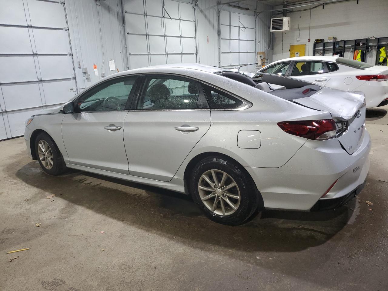 VIN 5NPE24AF2KH796038 2019 HYUNDAI SONATA no.2