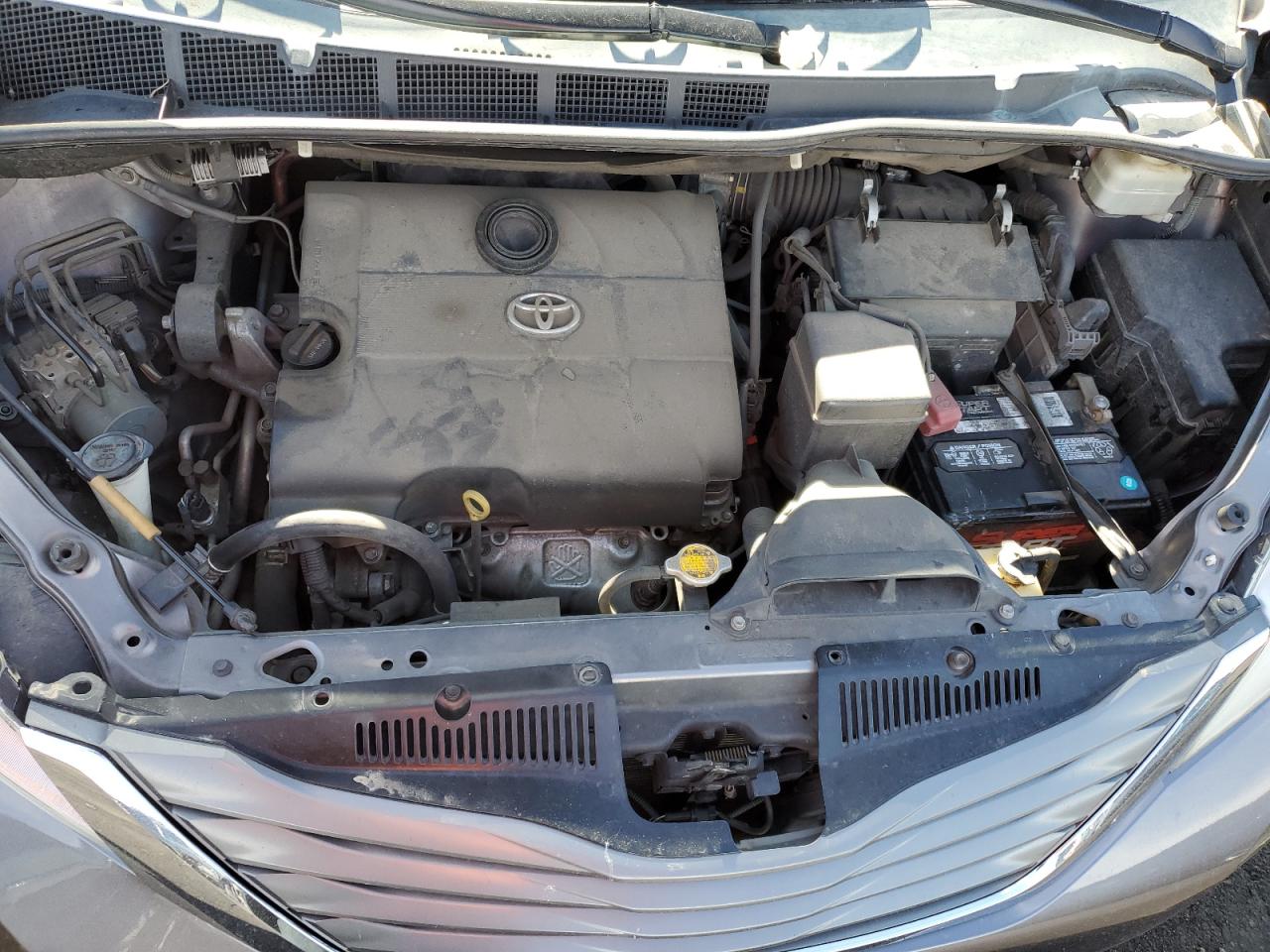 2014 Toyota Sienna - Image 13