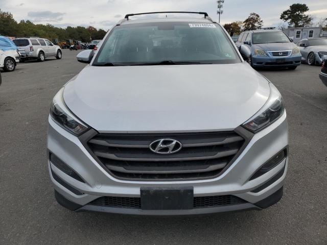  HYUNDAI TUCSON 2016 Серебристый