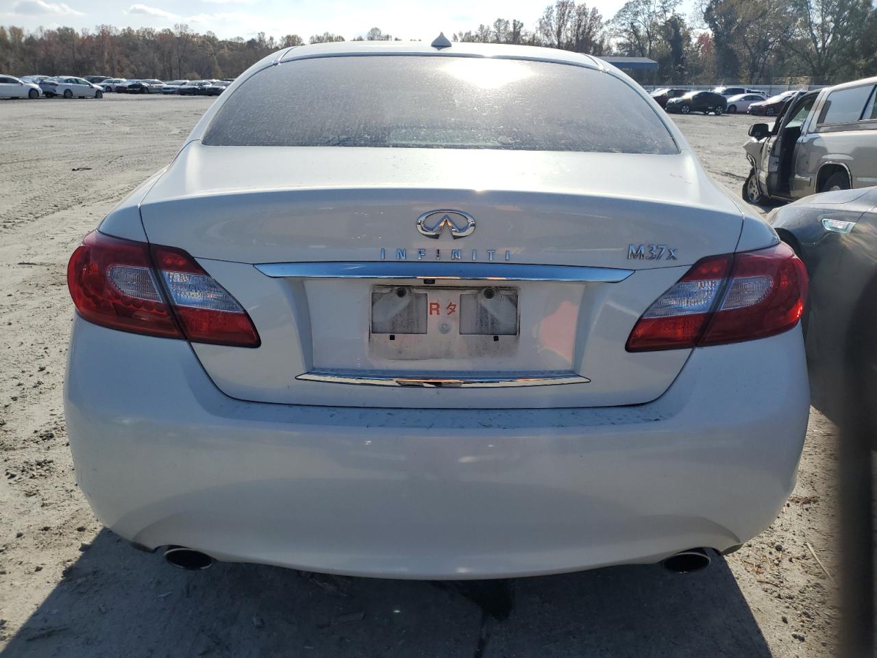 2011 Infiniti M37 X VIN: JN1BY1AR8BM370552 Lot: 77943874