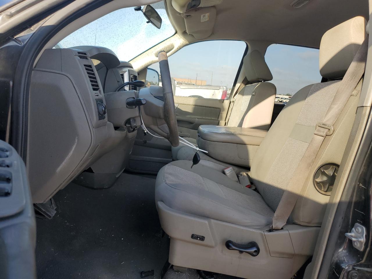 2007 Dodge RAM - Image 7