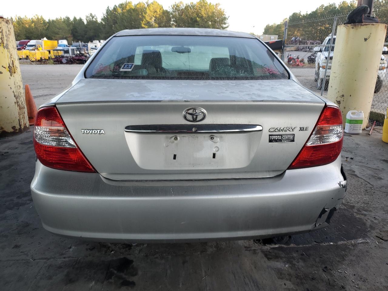 2003 Toyota Camry Le VIN: 4T1BE32K33U728818 Lot: 76099884